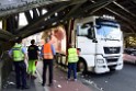 LKW blieb unter Bruecke haengen Koeln Deutz Opladenerstr Deutz Muelheimerstr P033